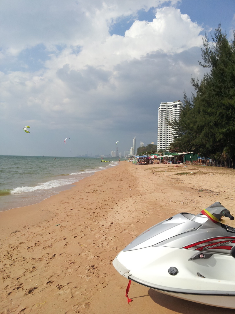 sand, city, incidental people, Surf, nature, sandy, tracks, Sandy, day, scenics - nature, mode of transportation, Pattaya, outdoors, tree, City, surf, sky