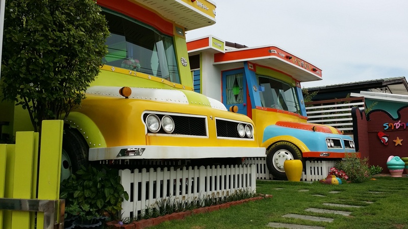 grass, resort, built structure, outdoors, garage, green color, pattaya, koh larn, mode of transportation, nature, building, architecture, day, house, motor vehicle