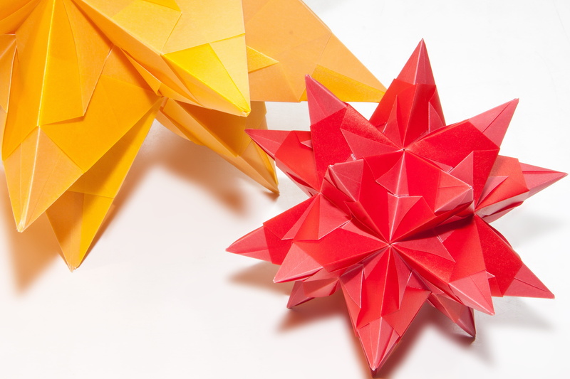 small, red, holiday, matt, origami, fold, indoors, decoration, object, event, paper, christmas, large, 3 dimensional, directly above, box - container, christmas decoration