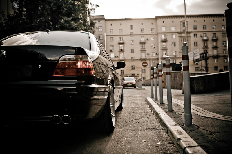 residential district, Beha, road, city street, motor vehicle, seven, BMW, mode of Transport, lights, built structure, transportation, stationary