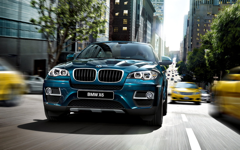 mode of transportation, city, green, on the move, land vehicle, building exterior, road, city life, BMW X6, transportation, Boomer, motion, jeep, machine
