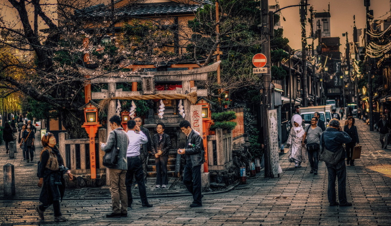 lampposts, photographer, 1080P, people, cars, street, Japan, Kyoto, restaurants, life
