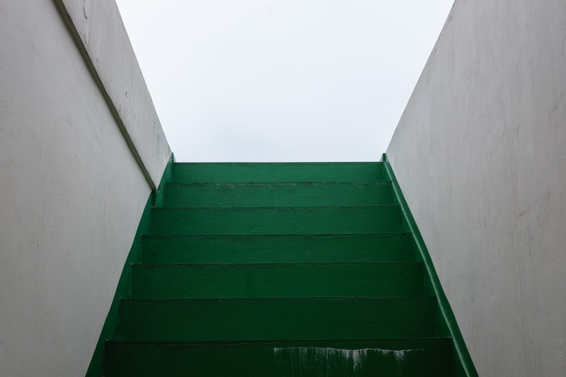 5K, building exterior, sky, pattern, copy space, stairs, built structure, yongsan, clear sky, architecture, white sky, wall