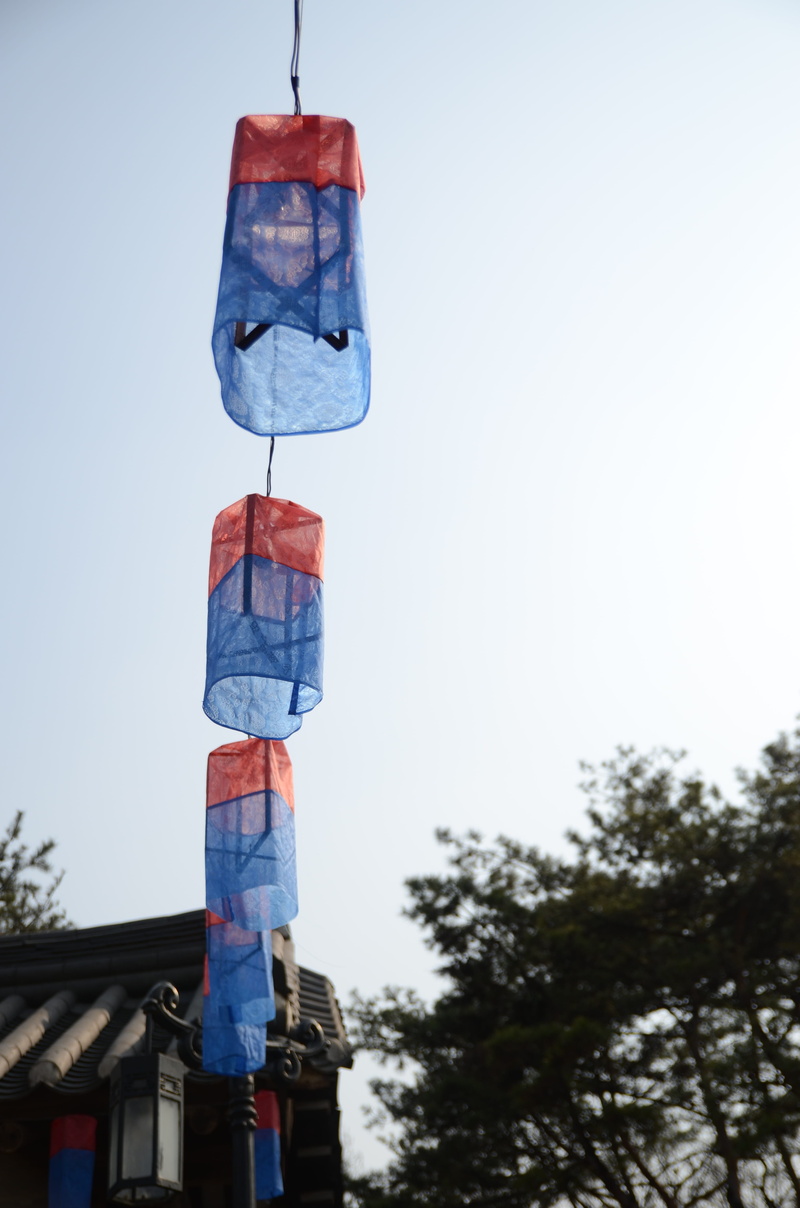 forbidden city, landscape, building, hanok village, religion, outdoors, angel lanterns, republic of korea, no people, palaces, clear sky, built structure