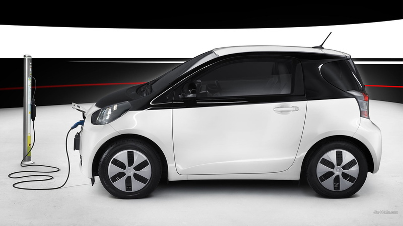 parking, white color, Toyota IQ, motor vehicle, transportation, wheel, no people, city, electric car, travel, automobile industry, mode of transportation