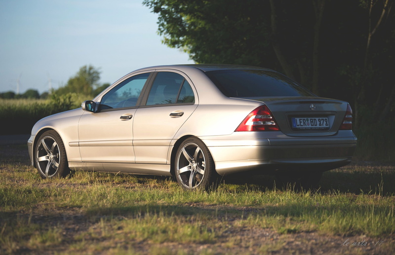 travel, green color, 2K, outdoors, German cars, W203, transportation, Mercedes-Benz, field, motor vehicle, day, nature, car, growth, plant, no people