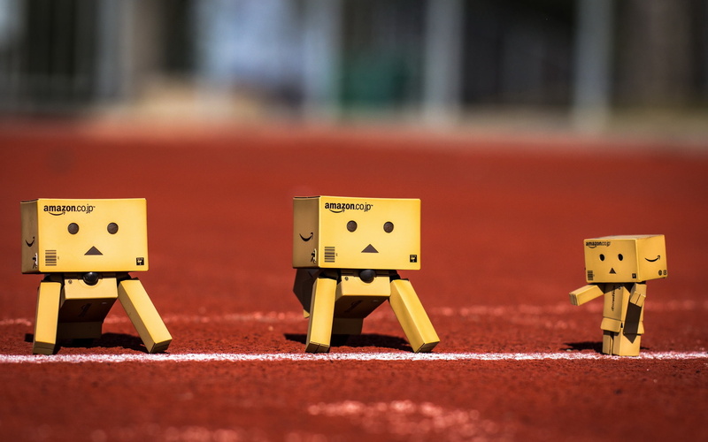 outdoors, 2K, yellow, art and craft, robot, playing, creativity, human representation, red, start, sign, domos, fun, people, danboard, male likeness, no People