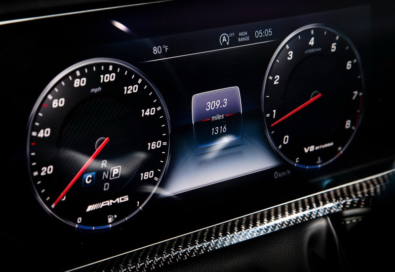 amg, meter - instrument of measurement, gauge, motor vehicle, number, transportation, vehicle interior, mode of transportation, no people, close-up, red