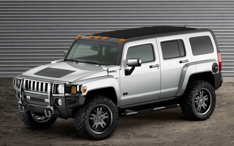 retro Styled, outdoors, mode of Transport, truck, architecture, hummer, old-fashioned, stationary, suv, street, no People, road, obsolete, speed, classic