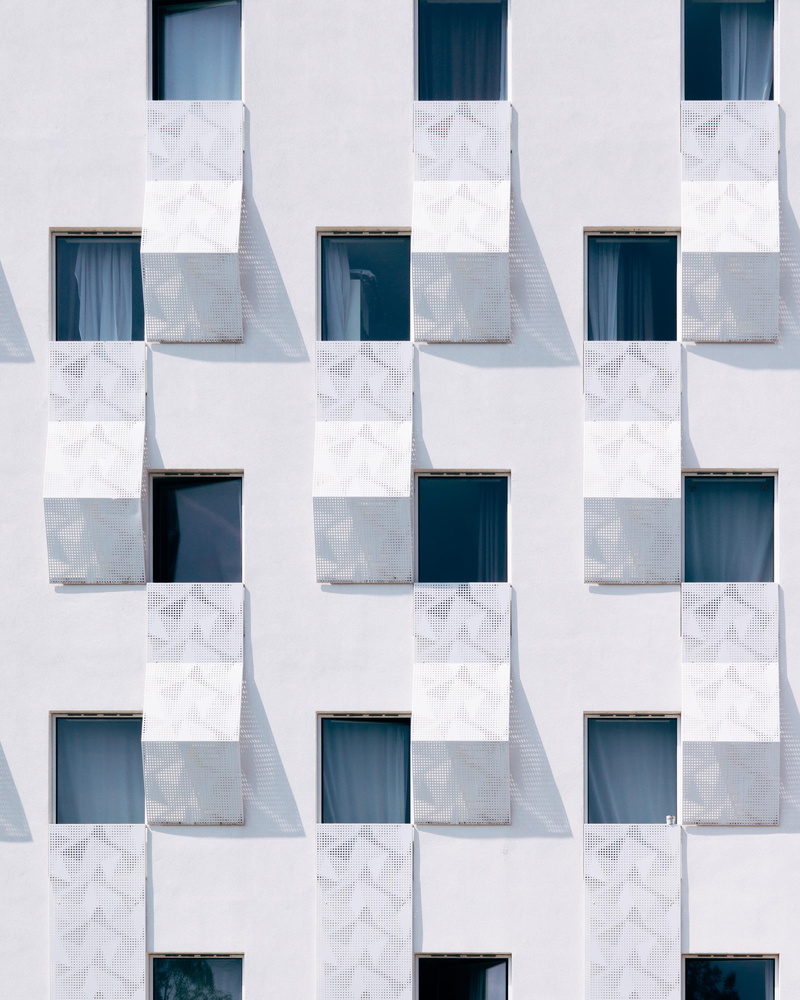 exterior, architecture, geometric, copy space, city, day, outdoors, light, modern, curtains, building exterior, minimal, full frame, white color, geometry