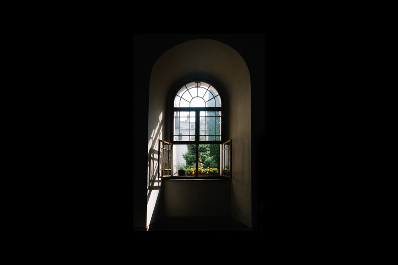domestic room, transparent, 5K, untitled, glass - material, no people, day, built structure, architecture, open, shape, hallway, panel, building, inside