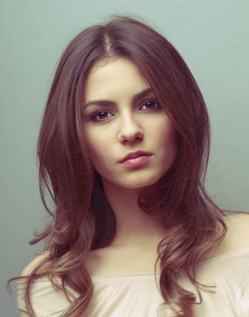 young adult, women, Victoria Justice, adult, actress, human face, indoors, beautiful people, beautiful woman, hair, long hair, 1080P, contemplation, hairstyle