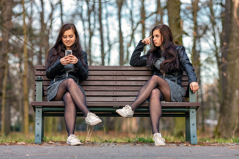 legs crossed, stockings, 500px, smiling, women, white shoes, photo manipulation, twins, model, cellphone, bench, smartphone, 720P, leather jackets, dress