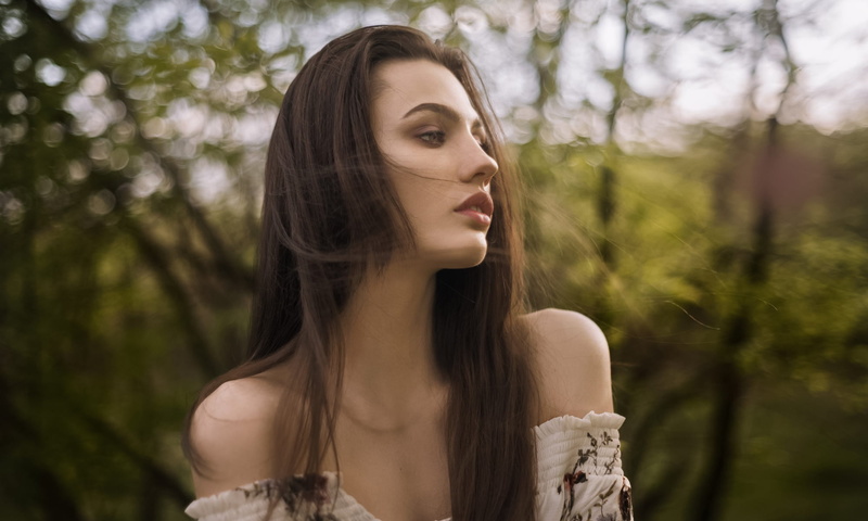 looking away, 1080P, Joan Le Jan, brunette, wind, women, bare shoulders, long hair, portrait, straight hair, depth of field