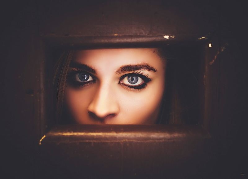blue eyes, teenager, mystery, human face, terrified, human body part, 1080P, evil, dark, eye, looking at camera, one person, beautiful woman, women, looking