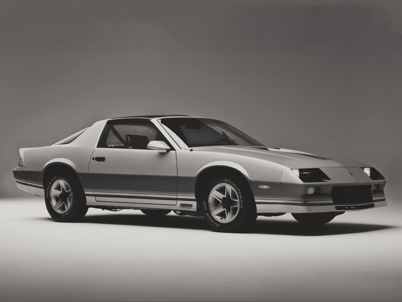 sports car, speed, choice, Chevrolet Camaro, copy space, car, gray, indoors, wealth, profile view, toy, side view, transportation, no people, silver colored