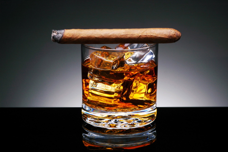 whiskey, food and drink, no People, CIGAR, glass - Material, yellow, DRINK, alcohol Abuse, refreshment, still life, drinking Glass, frozen, single Object