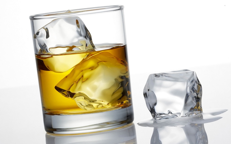 indoors, close-up, single Object, cold - Temperature, food and drink, glass - Material, container, scottish Culture, ice, rum, brandy, transparent, white