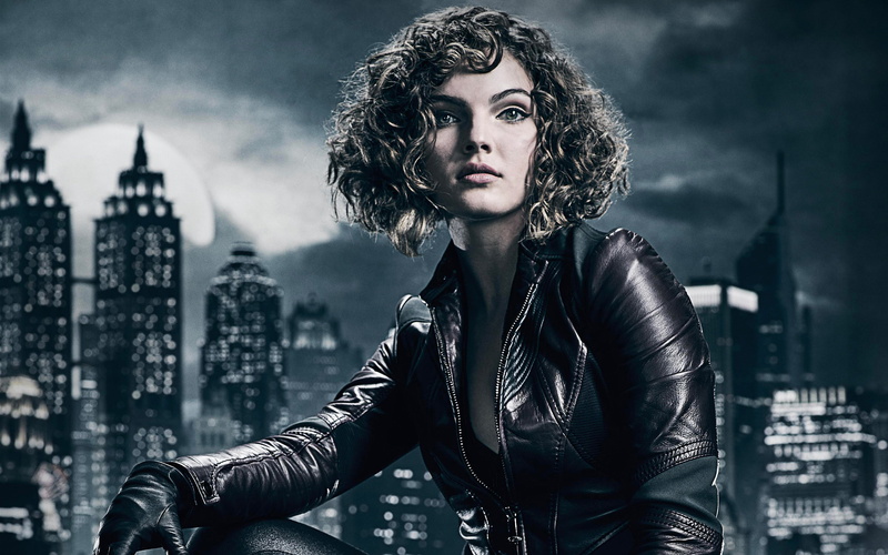 looking at camera, Season, one person, cityscape, Bicondova, lifestyles, contemplation, leather jacket, 2K, beauty, beautiful woman, black color, clothing