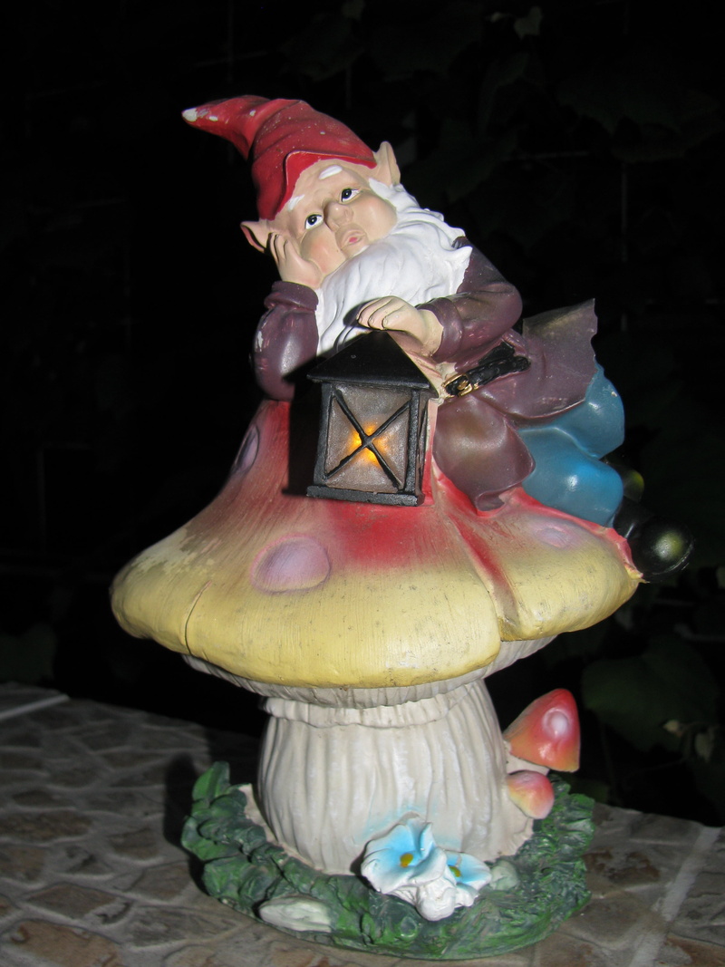 art and craft, still life, garden gnome, yard, holiday, representation, figurine, celebration, outdoor, santa claus, creativity, decoration, statue, 2K