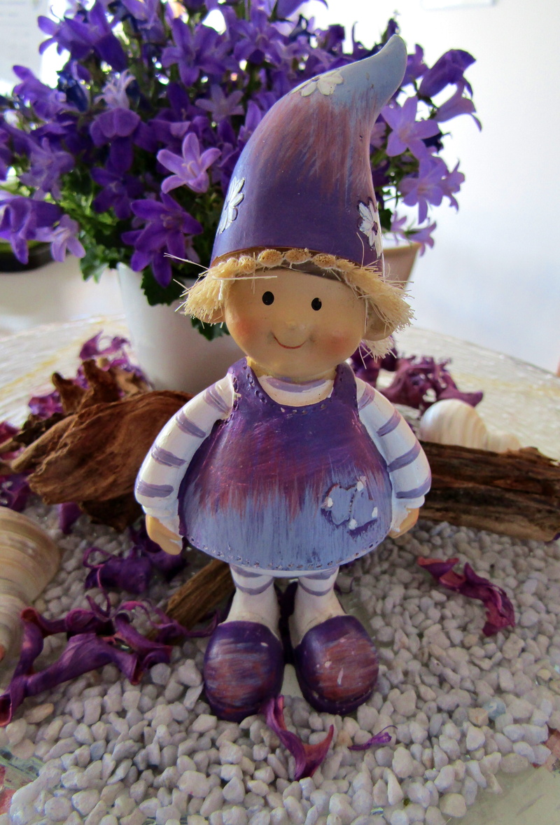 funny, flowers, bluebells, dwarf, still life, 5K, lilac, toy, outdoors, deco, day, cute, brownie, ceramic, male likeness, flower, imp, creativity, figure