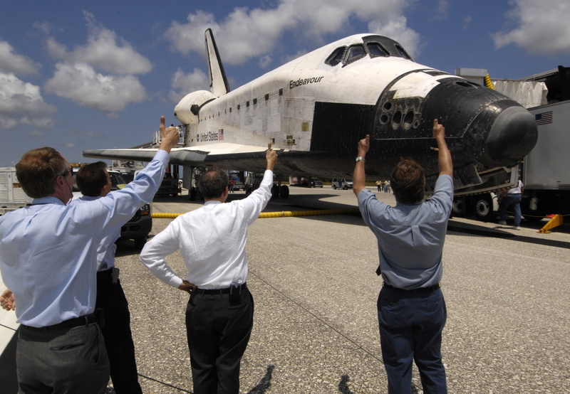 three quarter length, caucasian Ethnicity, arms raised, air Vehicle, airport, transportation, group of people, travel, black, rear view, business, nature