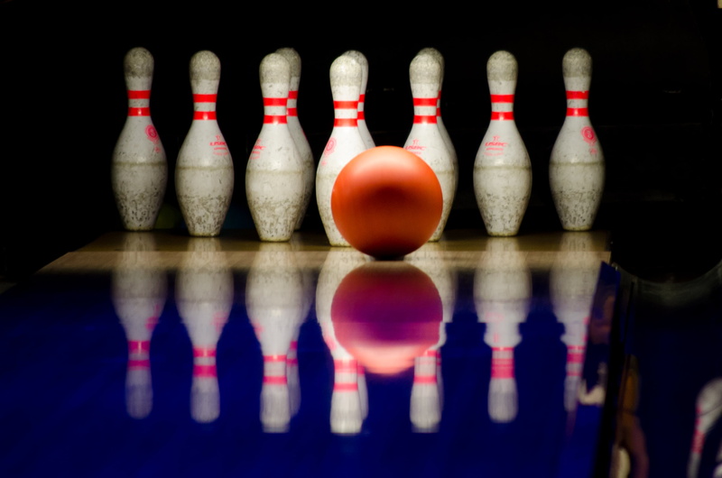 pins, reflection, set, bottle, side by side, photography, in a row, bowling alley, white color, studio shot, no people, close-up, variation, red, tilt
