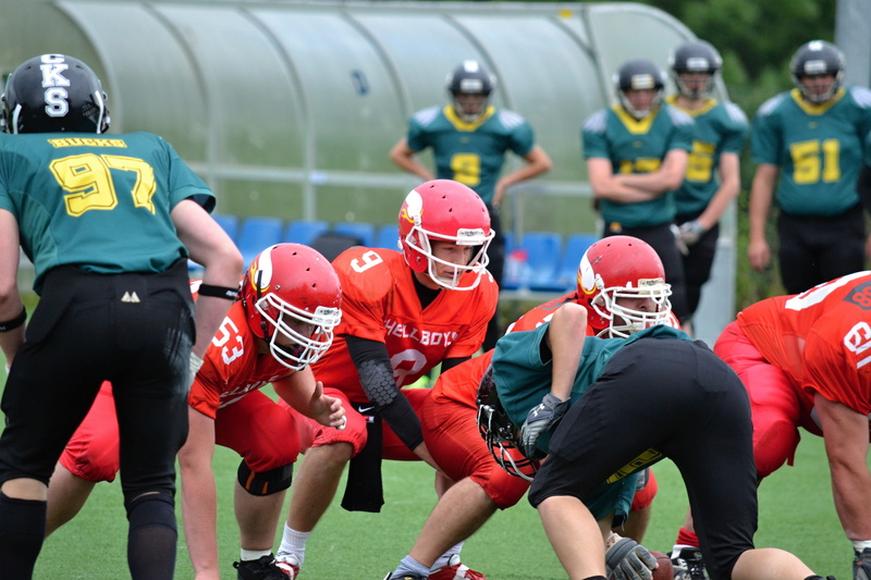 american football - ball, athlete, teamwork, courage, american football player, placement, challenge, jerseys, rules, group of people, 4K, playing, day