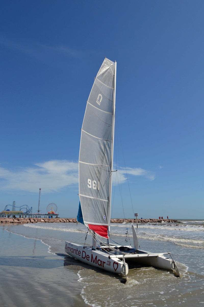 activity, kayak sail boat, sand, adventure, water, river, sky, boat, sunny, sun, sailboat, rides, coastline, no people, sport, active, kayaking, transportation