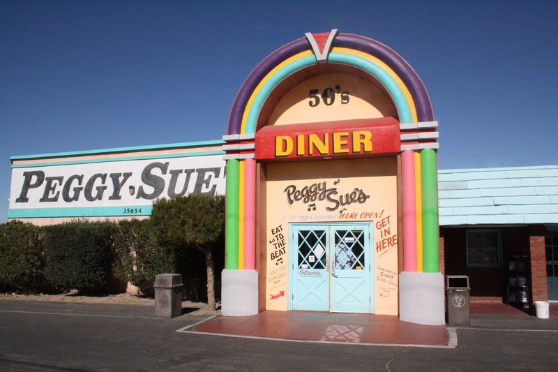 blue, western script, california, entrance, communication, non-western script, peggy sue diner, plant, barstow, built structure, outdoors, 4K, sky, city