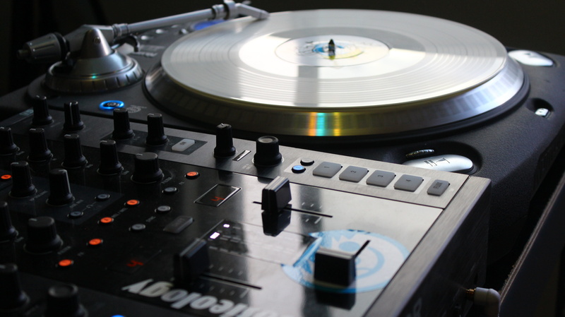 studio, control, audio equipment, turntable, dj, night, 5K, equipment, mix, sound recording equipment, grey, technology, high angle view, nightclub, electrical equipment
