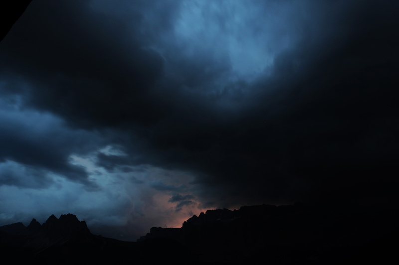 overcast, 5K, cloud - sky, sky, meteorology, gray, scenics - nature, mountain, beauty in nature, outdoors, selva, storm, silhouette, came, cloud, night