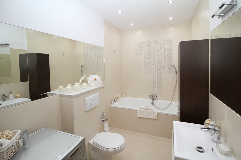 white color, illuminated, photo, toilet, the scenery, indoors, bathroom, tiled floor, interior design, bath, 2K, wealth, residential interior, set, hygiene