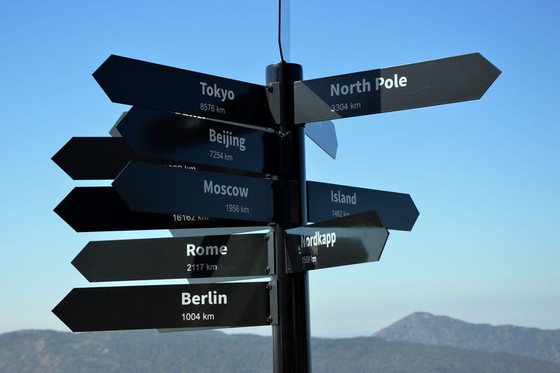 signs, directory, day, text, guidance, communication, mountain, direction, road sign, information, information sign, sign, cities, outdoors, 5K, sky, directional sign