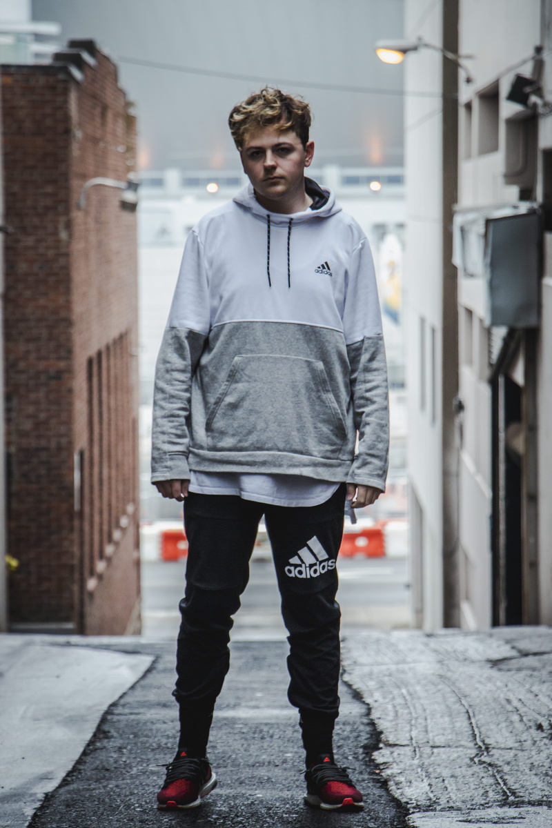 architecture, united states, city, standing, building exterior, lifestyle, fashion, young adult, sneakers, alley, outdoors, urban, casual clothing, nashville
