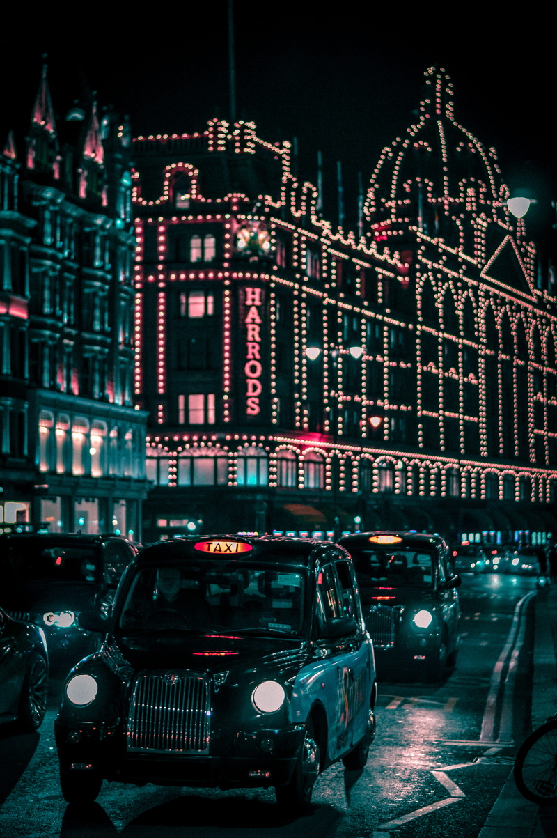 urban, city, mall, transportation, office building exterior, skyscraper, night, black, running, street, harrod, city life, uk, trough, cityscape, hatchback