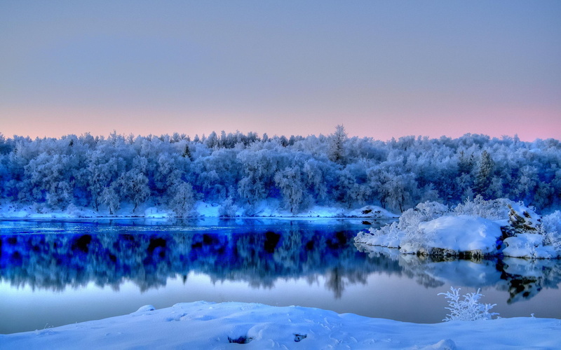 pretty, beautiful, morning, 2K, shimmer, lake, trees, winter, diamond, reflections, crystal, 3d and abstract, blue, shine