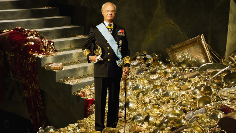 men, Carl XVI Gustaf, Photoshop, lifestyles, indoors, mature men, Sweden, protection, clothing, celebration, three quarter length, gold, holding, front view