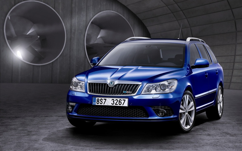 architecture, no people, suv, car, retro styled, transportation, Cars, blue, octavia, indoors, government, Skoda, still life, illuminated, rs, mode of transportation