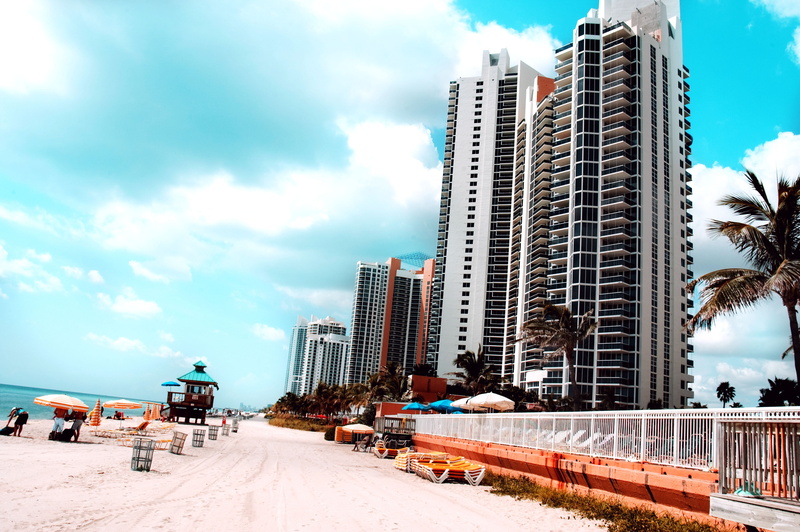 sky, white, travel, beach, dubai, concrete, urban Scene, travel Destinations, cloud - sky, 5K, incidental people, men, apartment, palm trees, miami Beach