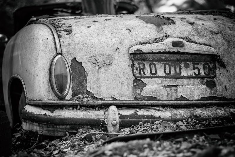 the past, 5K, auto, mode of transportation, classic, land vehicle, east germany, pkw, grayscale, vehicle, car cemetery, abandoned, car license plate, outdoors