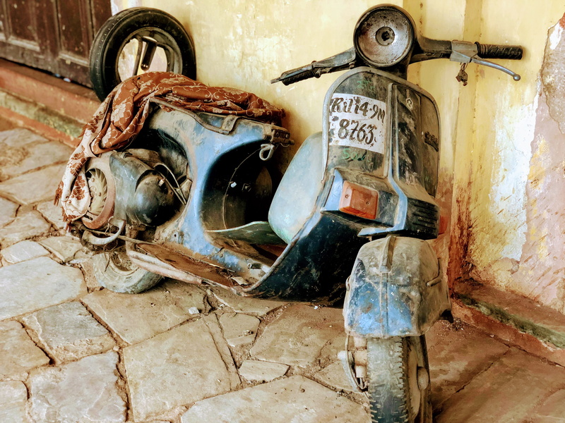 run-down, jaipur, leaning, rust, motor scooter, indoors, jaiput, abandoned, metal, ruined, day, broken, decline, 8763, rusty, wheel, old, weathered, land vehicle