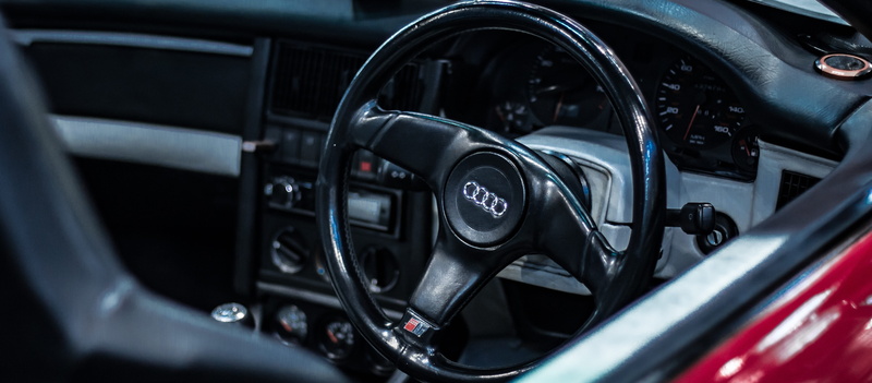 airplane, speed, automobile, cockpit, vehicle, wealth, gearshift, transportation, alloy, car, s2, dashboard, luxury, mode of transportation, speedometer