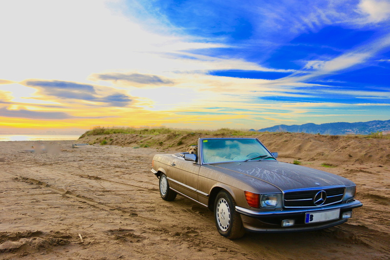 land, land vehicle, old, travel, sports utility vehicle, clasic car, nature, sky, scenics - nature, dog, car, journey, spain, 4x4, arid climate, clasic