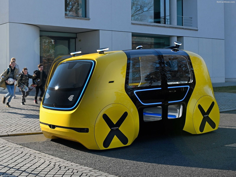 motor vehicle, adult, car, yellow, 2018 Volkswagen Sedric School Bus Concept, outdoors, mode of transportation, street, real people, city, transportation