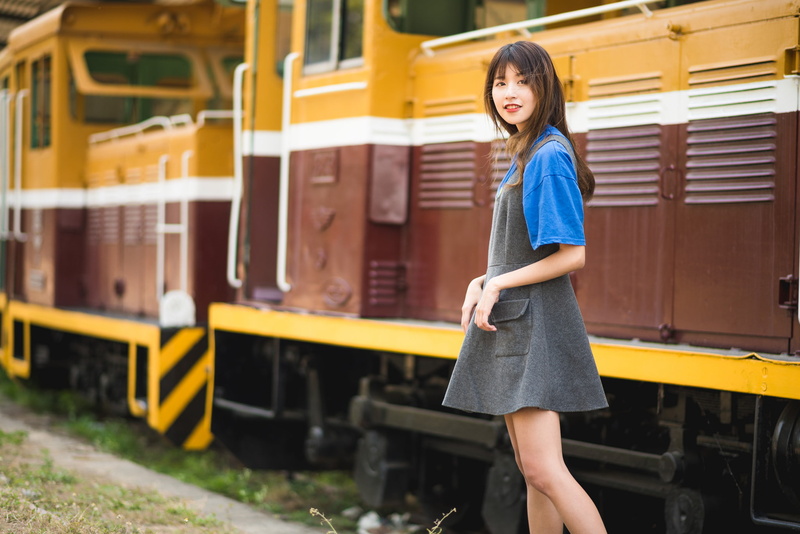 architecture, lifestyles, mode of transportation, childhood, three quarter length, school bus, standing, 1080P, train, rail transportation, hairstyle