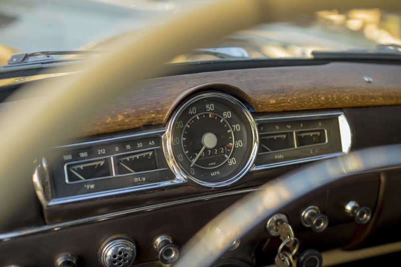 indoors, classic, brown, land vehicle, mode of transportation, dashboard, zero, radio, steering wheel, stop, no people, control panel, pointing, automotive