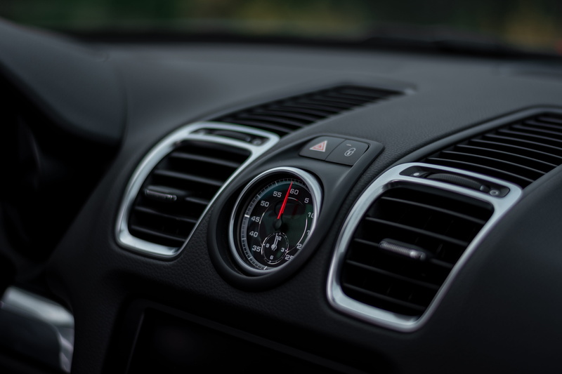 wealth, 5K, clock, gearshift, motor vehicle, electronics, land vehicle, air conditioning, vehicle interior, black, vehicle, gol, norge, gauge, hazards