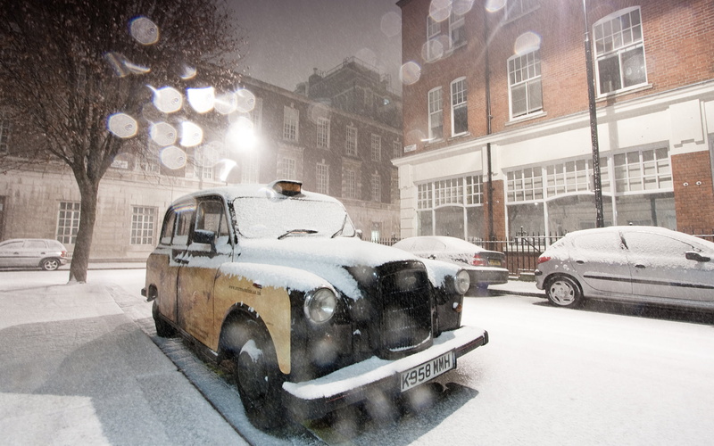 transportation, outdoors, England, weather, old, snowflake, vehicle, home, built structure, snowflakes, lights, stationary, manhattan - New York City, cars