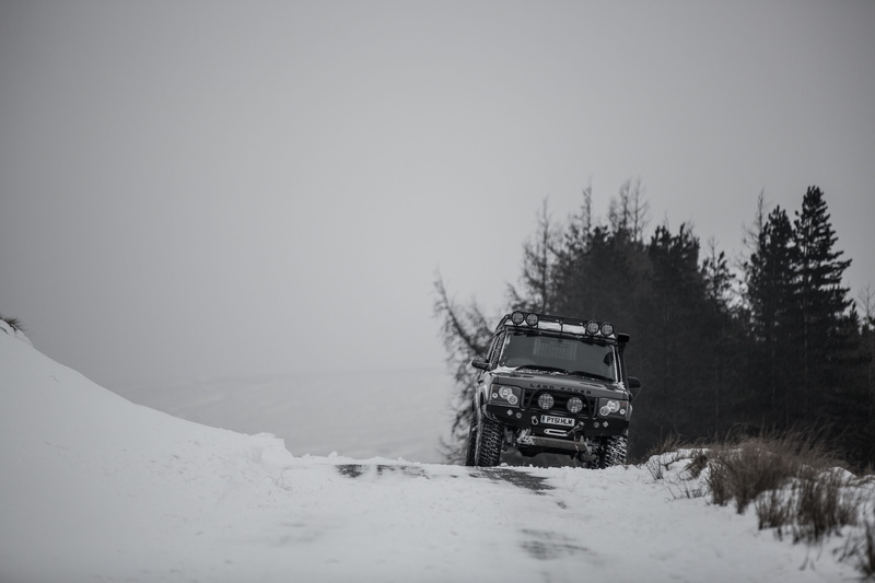 roadway, day, tree, non-urban scene, sky, land vehicle, land, motor vehicle, car, road, 5K, black, winter, transportation, leaf, offroad, no people, snowcapped mountain